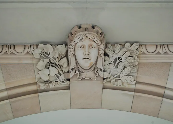 1,399 Sq Ft Historic Landmark, Checkpoint Charlie * Berlin