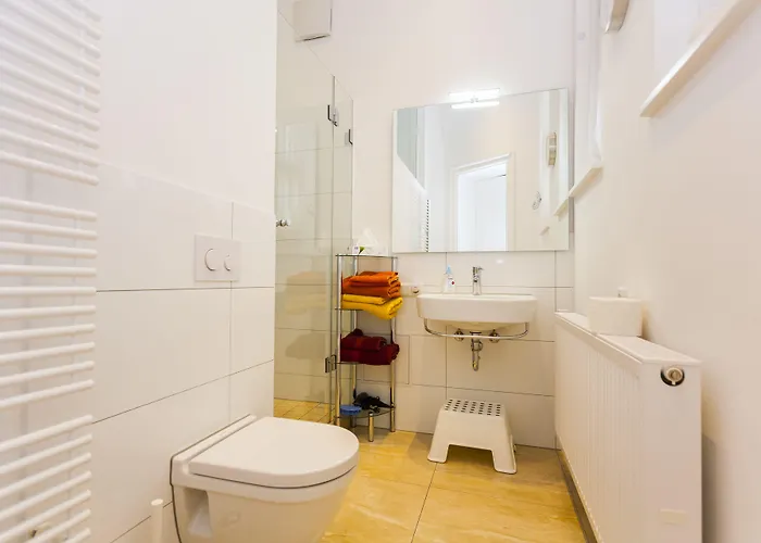 Apartman 1,399 Sq Ft Historic Landmark, Checkpoint Charlie