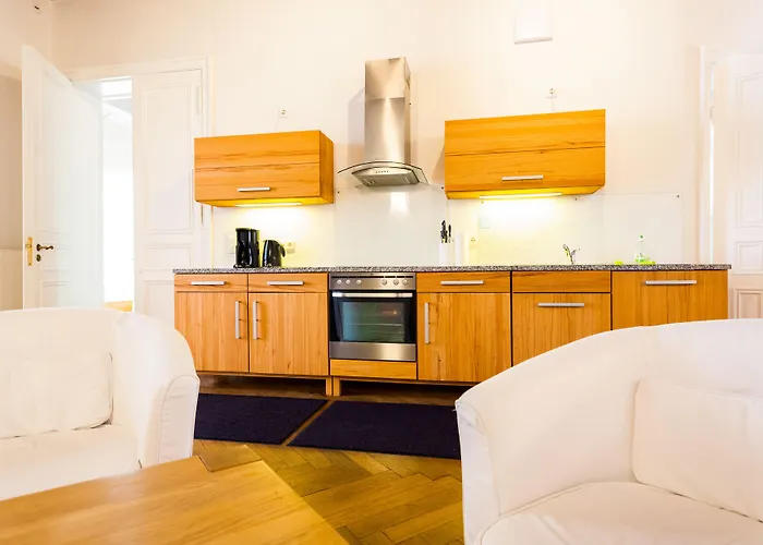 Apartament 1,399 Sq Ft Historic Landmark, Checkpoint Charlie Berlin