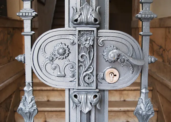 1,399 Sq Ft Historic Landmark, Checkpoint Charlie * Berlin