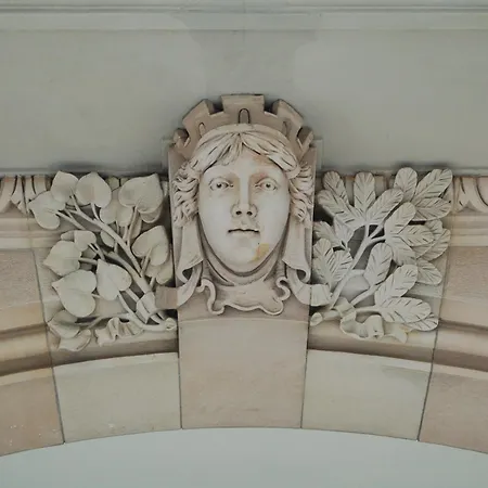 1,399 Sq Ft Historic Landmark, Checkpoint Charlie * Berlin