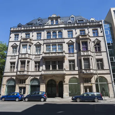 1,399 Sq Ft Historic Landmark, Checkpoint Charlie Apartment