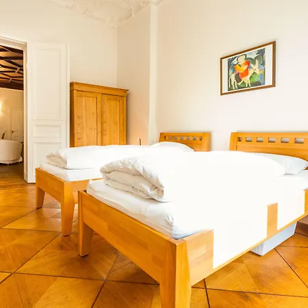 1,399 Sq Ft Historic Landmark, Checkpoint Charlie Apartment *