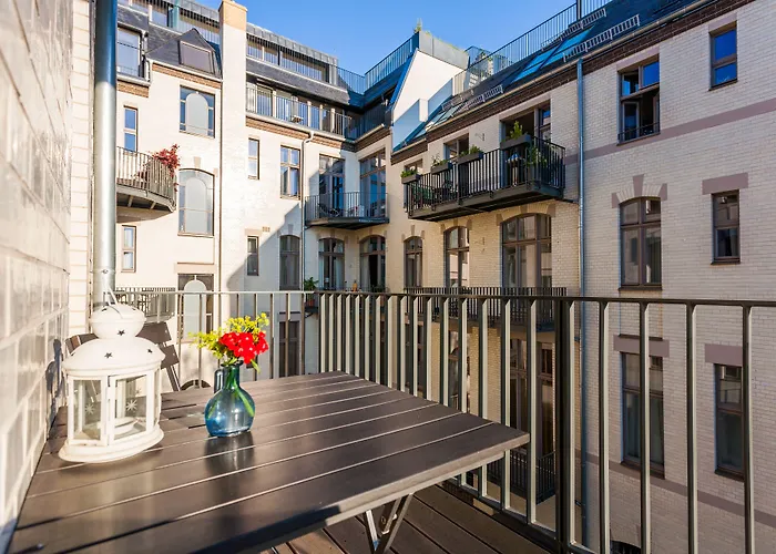 1,399 Sq Ft Historic Landmark, Checkpoint Charlie Apartamento Berlim