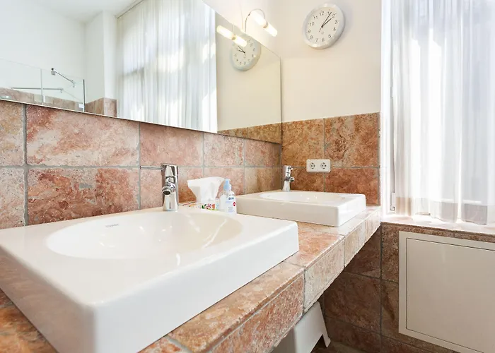 Apartamento 1,399 Sq Ft Historic Landmark, Checkpoint Charlie Berlim