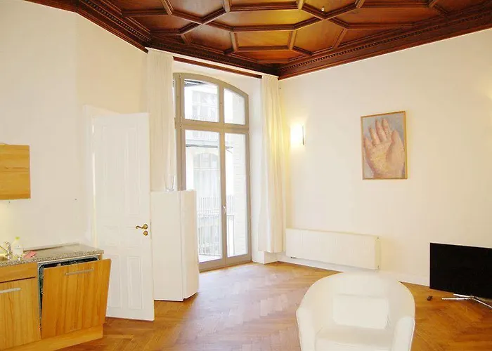 Apartamento 1,399 Sq Ft Historic Landmark, Checkpoint Charlie Berlim