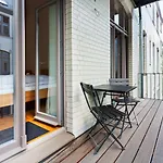 1,399 Sq Ft Historic Landmark, Checkpoint Charlie Lägenhet *