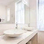 Lägenhet 1,399 Sq Ft Historic Landmark, Checkpoint Charlie