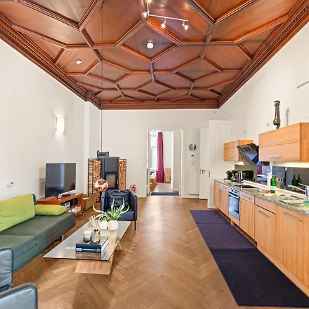 Aptc Downtown Monument4rent Near Checkpoint Charlie *
