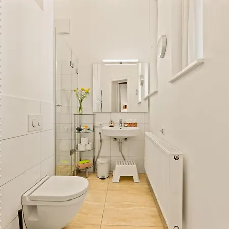 Aptc Downtown Monument4rent Near Checkpoint Charlie Berlin
