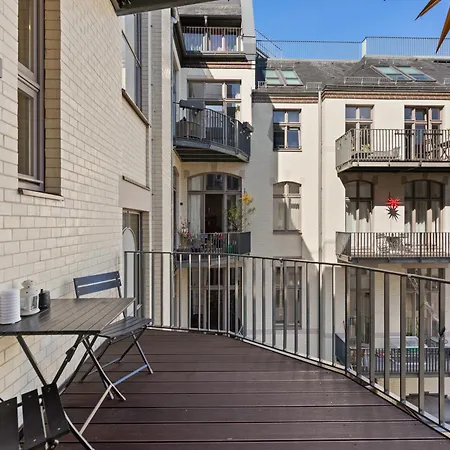 Aptc Downtown Monument4rent Near Checkpoint Charlie