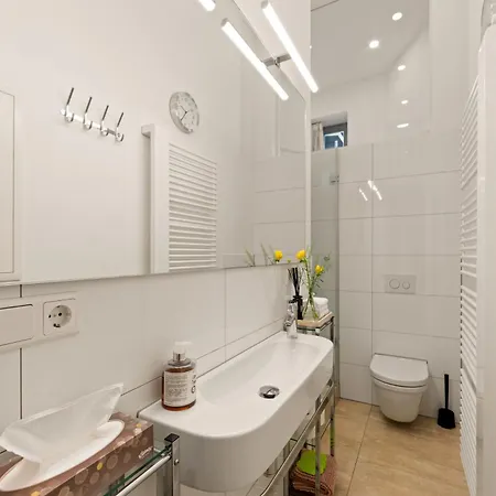 Aptc Downtown Monument4rent Near Checkpoint Charlie Apartment