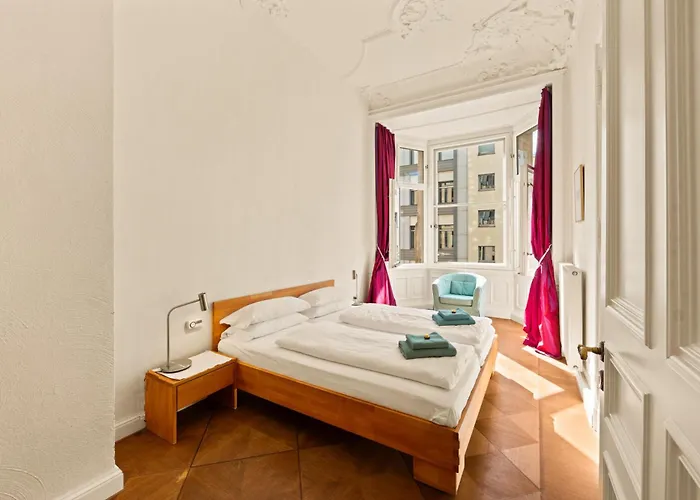 Apartament 1,399 Sq Ft Historic Landmark, Checkpoint Charlie