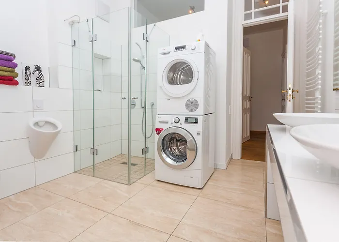 1,399 Sq Ft Historic Landmark, Checkpoint Charlie Apartamento *