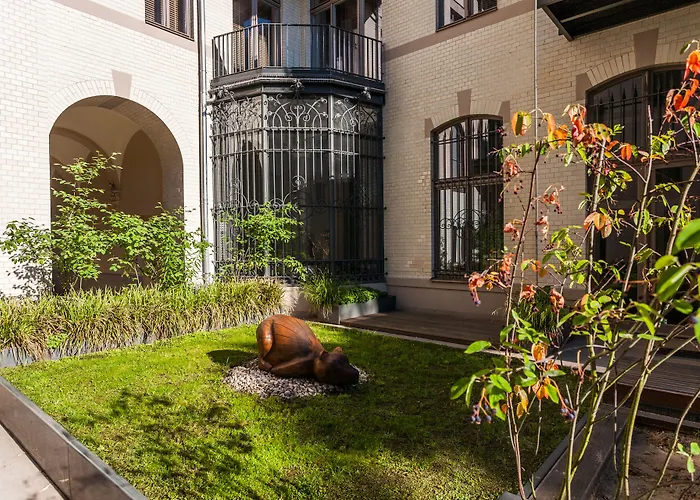 1,399 Sq Ft Historic Landmark, Checkpoint Charlie Berlín