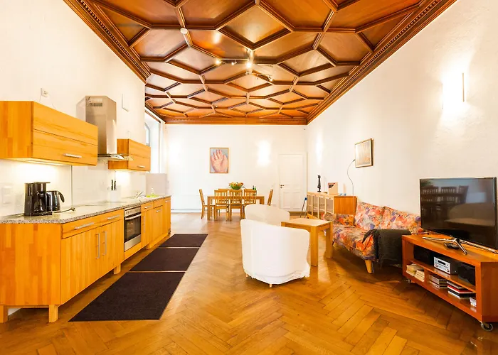 1,399 Sq Ft Historic Landmark, Checkpoint Charlie Berlín