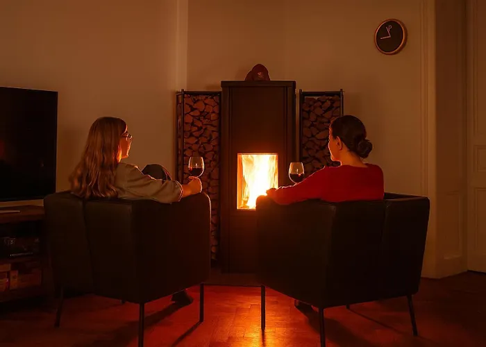 1,399 Sq Ft Historic Landmark, Checkpoint Charlie Apartament *