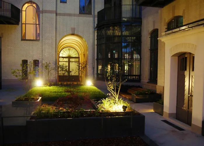 Apartament 1,399 Sq Ft Historic Landmark, Checkpoint Charlie Berlin