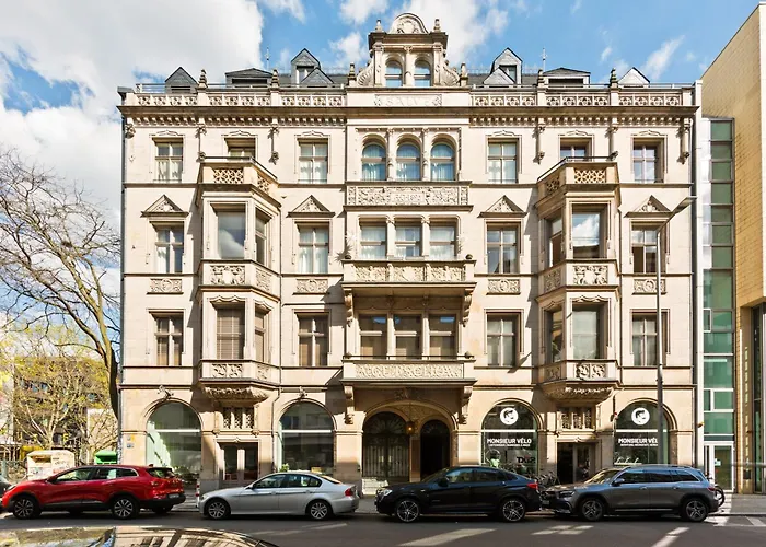 Daire 1,399 Sq Ft Historic Landmark, Checkpoint Charlie